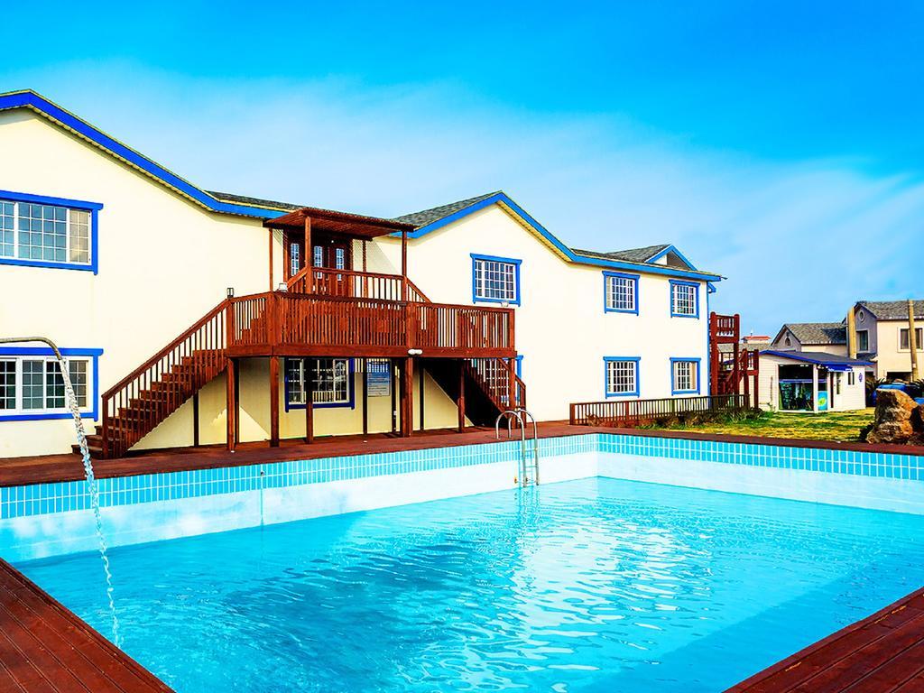White Dream Pension Jeju Esterno foto